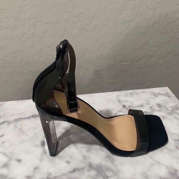 Shoes - Picture 2 of 4